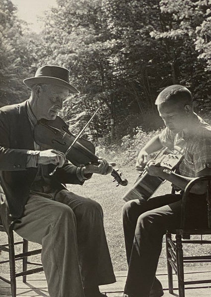 Wayfaring Strangers: The Musical Voyage from Scotland to Ulster to Appalachia
