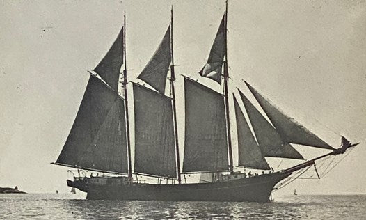 Workaday Schooners: The Edward W. Smith Photographs Taken on Narragansett Bay, 1895-1905; Together with Writings and Plans Describing the Designs and Use of Schooners of the Period