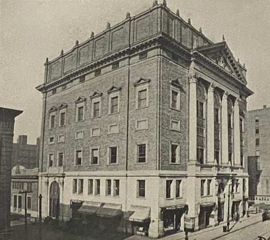 History of Monroe Commandery No. 12, K.T., Stationed at Rochester, N.Y., 1826-1914 [Knights Templars] [New York]