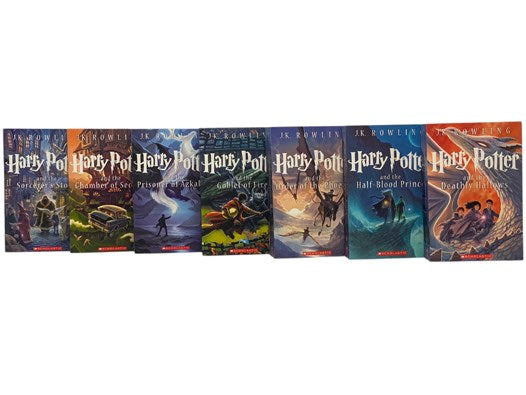 Harry Potter Seven Volume Paperback Set: Harry Potter and the Sorcerer's Stone; Harry Potter and the Chamber of Secrets; Harry Potter and the Prisoner of Azkaban; Harry Potter and the Goblet of Fire; Harry Potter and the Order of the Phoenix; Harry Potte…