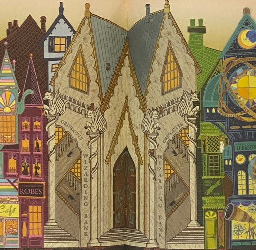 Harry Potter and the Sorcerer's Stone (Harry Potter, Book 1) (MinaLima)