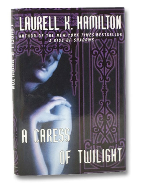 A Caress of Twilight (Meredith Gentry, Book 2)