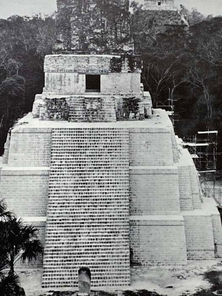 Primera Mesa Redonda De Palenque, Part II. A Conference on the Art, Iconography, and Dynastic History of Palenque. Palenque, Chiapas, Mexico, December 14-22, 1973 [SPANISH and ENGLISH TEXT]