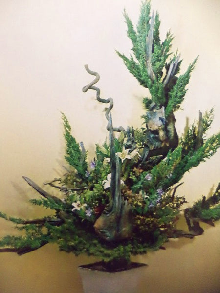 The Art of Arranging Flowers: A Complete Guide to Japanese Ikebana