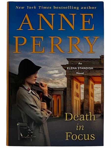 Death in Focus (An Elena Standish Novel, Book 1)